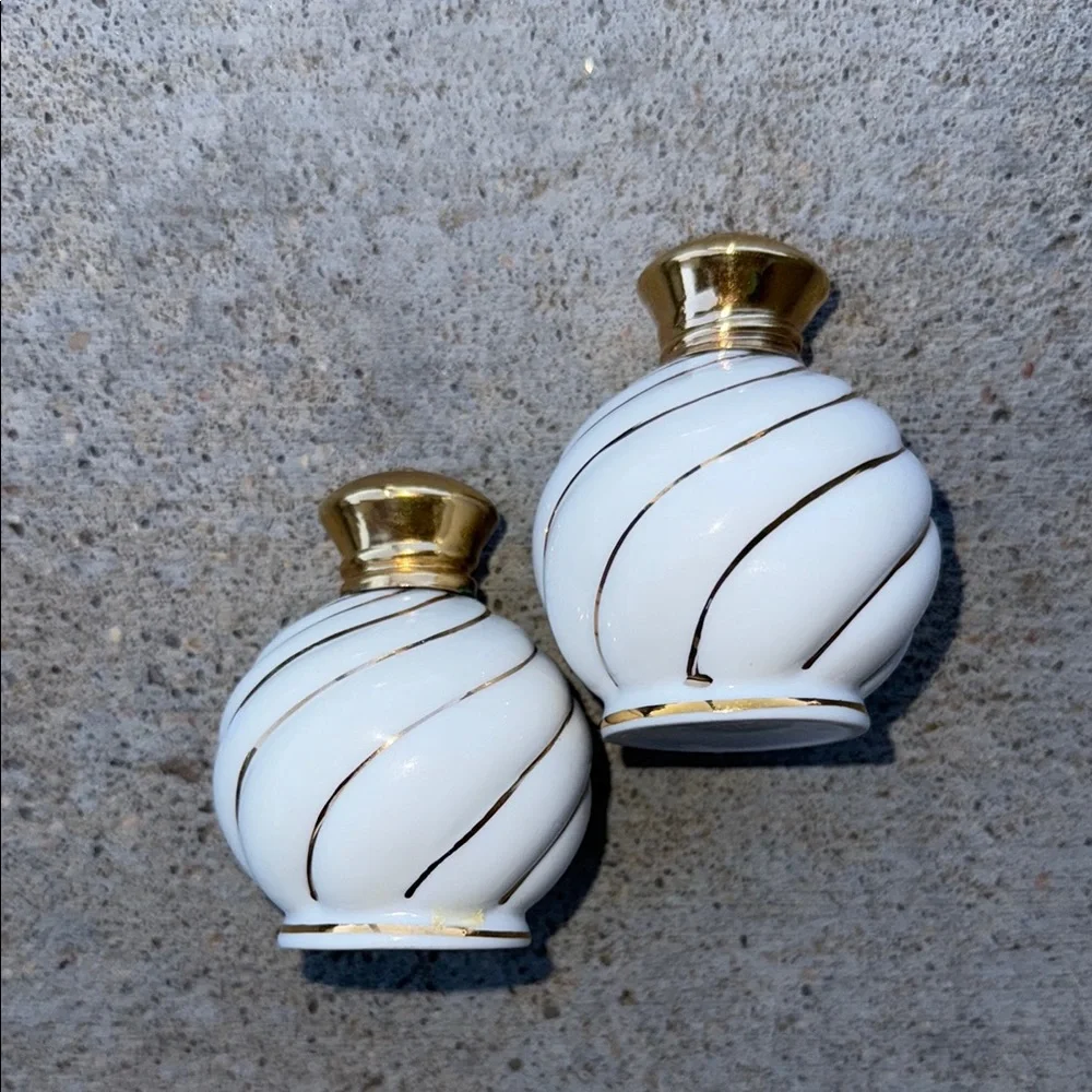 Vintage White and Gold Ceramic Salt and Pepper Shakers - Picture 8 of 8